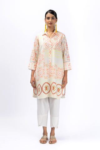 Pastel tile shirt + Sporty stripe pants