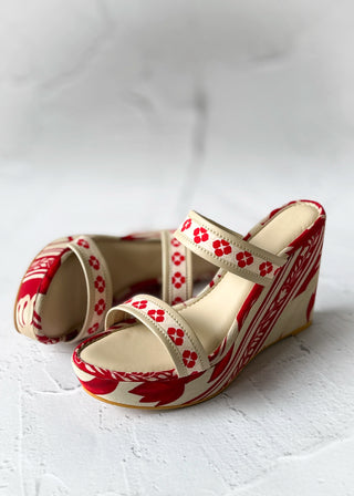 Red Bird Wedges